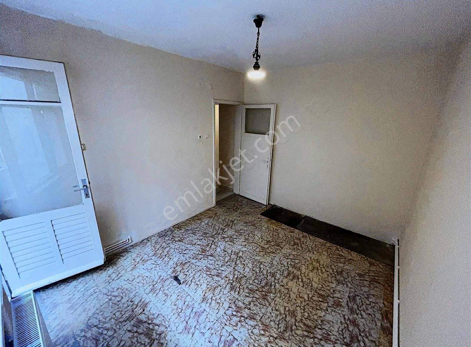 Akçay Köşemden Deniz E 70 Mt Çamlıyolda 2+1 Bahçe Katı - Görsel 19