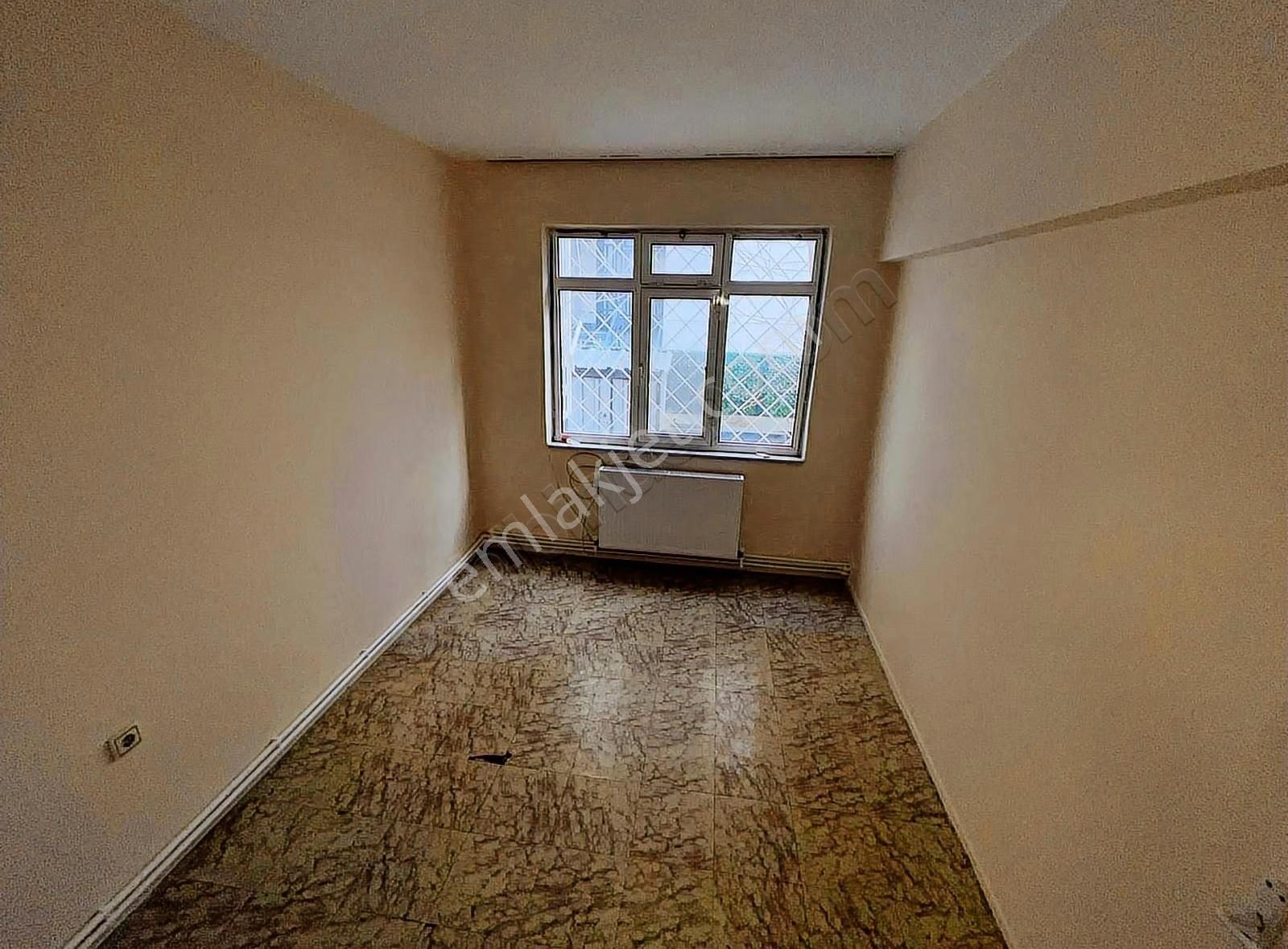 Akçay Köşemden Deniz E 70 Mt Çamlıyolda 2+1 Bahçe Katı - Görsel 28