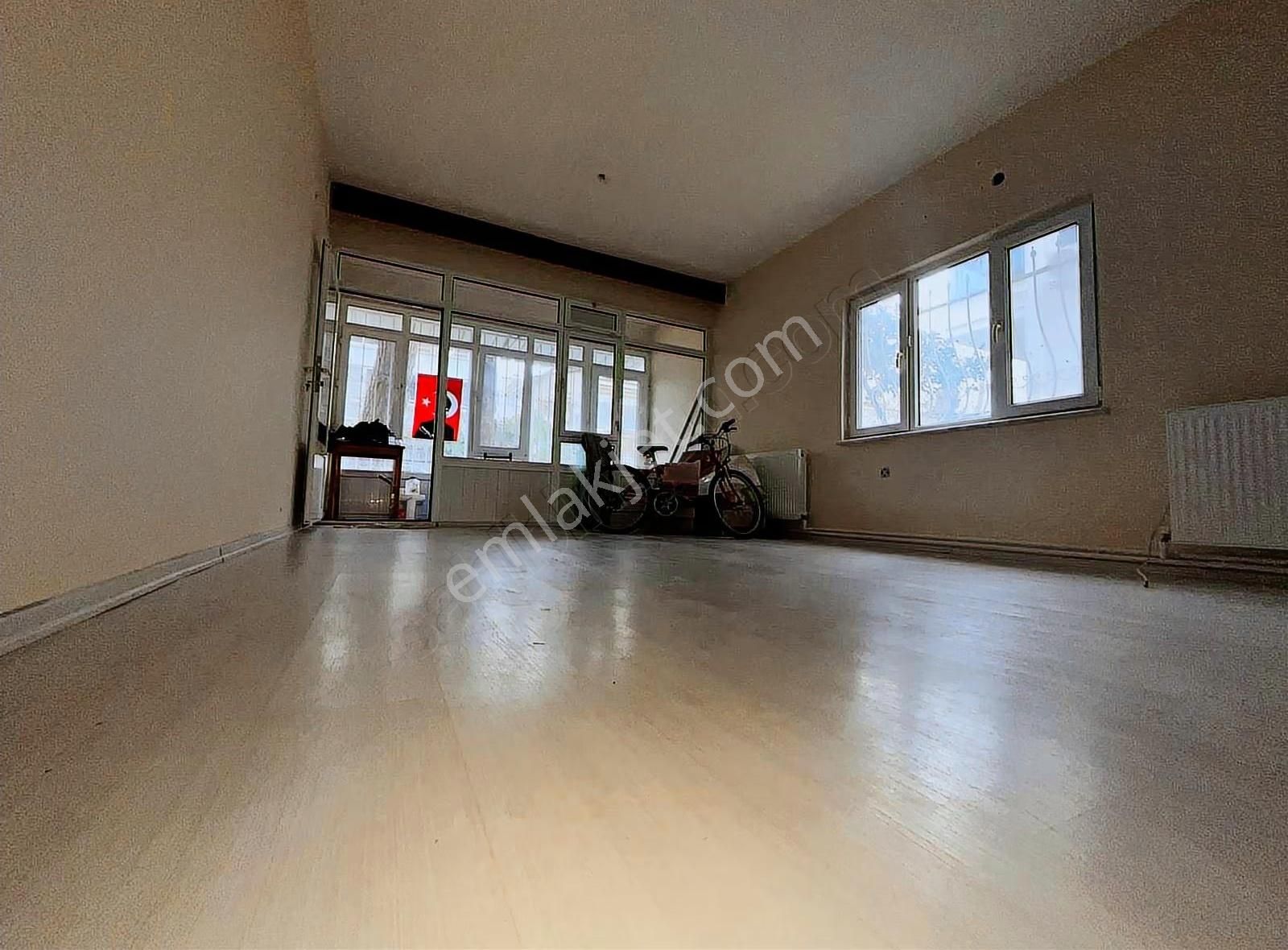 Akçay Köşemden Deniz E 70 Mt Çamlıyolda 2+1 Bahçe Katı - Görsel 4