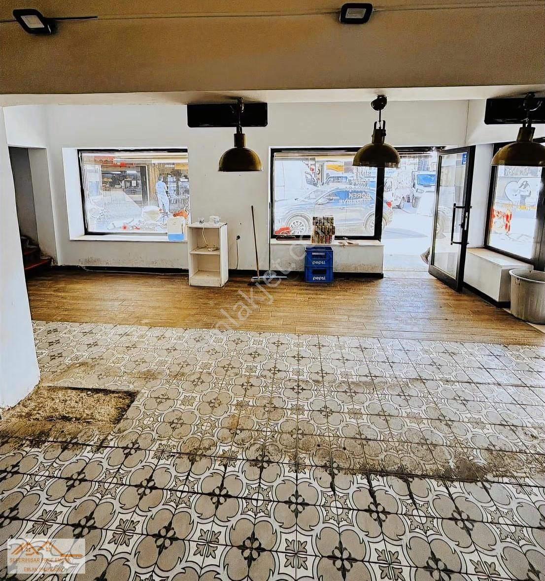 Seferihisarın Eniyi Köşe Dükkanı Avm Karşısı Cadde Üstü İşyeri - Görsel 10