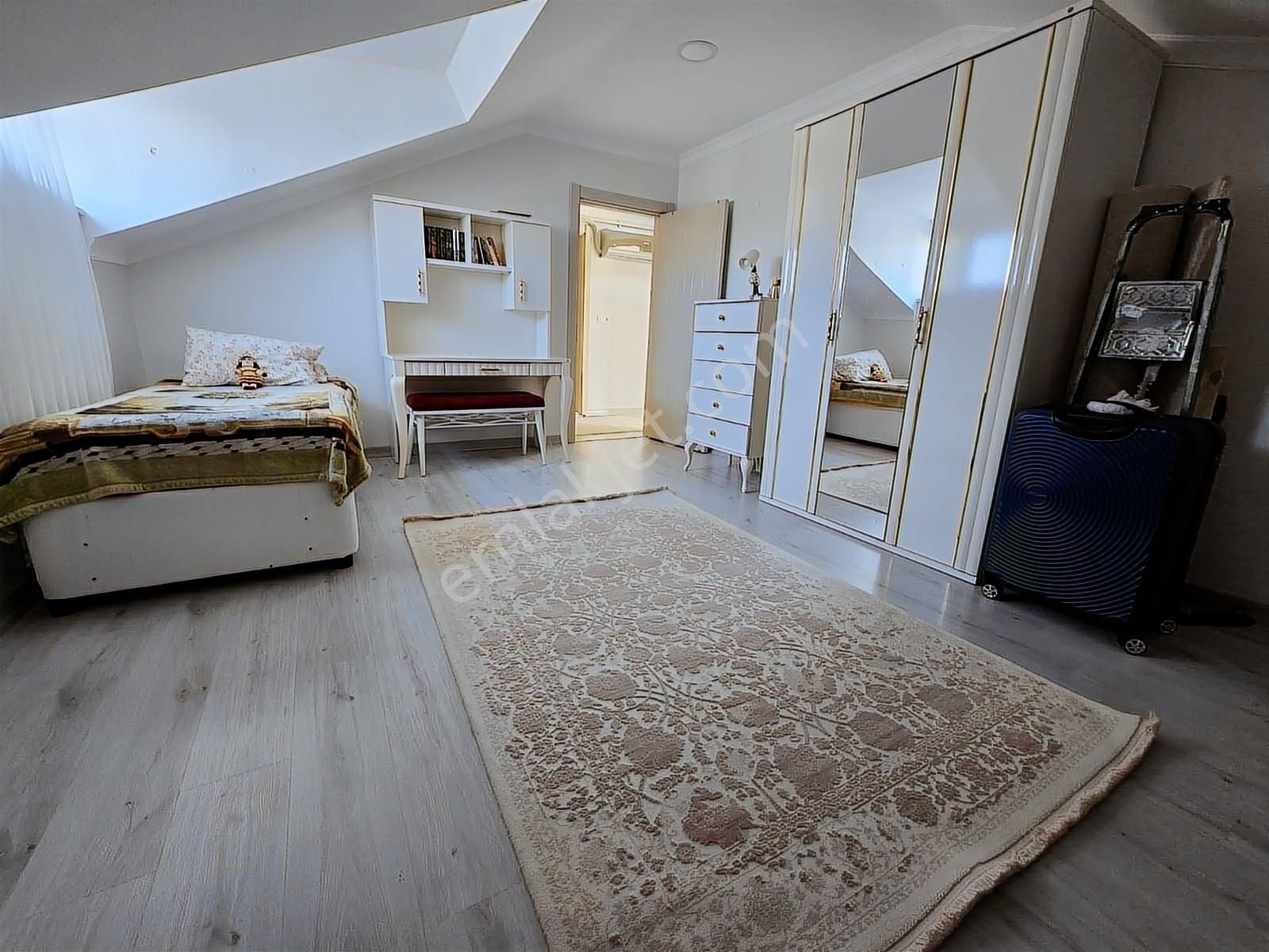 Güvercintepede Meydanda Satılık 4+2 Düblex Daire - Görsel 2