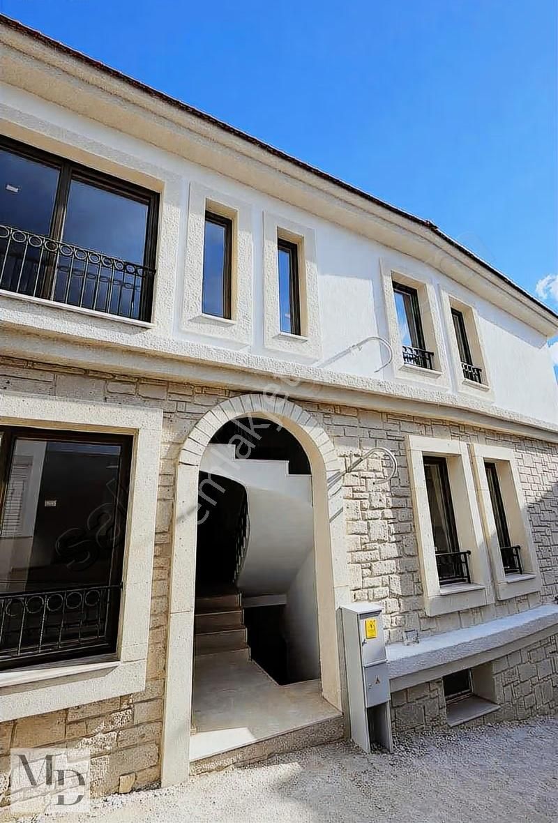 Çeşme Çarşı Merkezinde, Depolu, Sıfır Yapı 1+1 Satılık Daire - Görsel 9