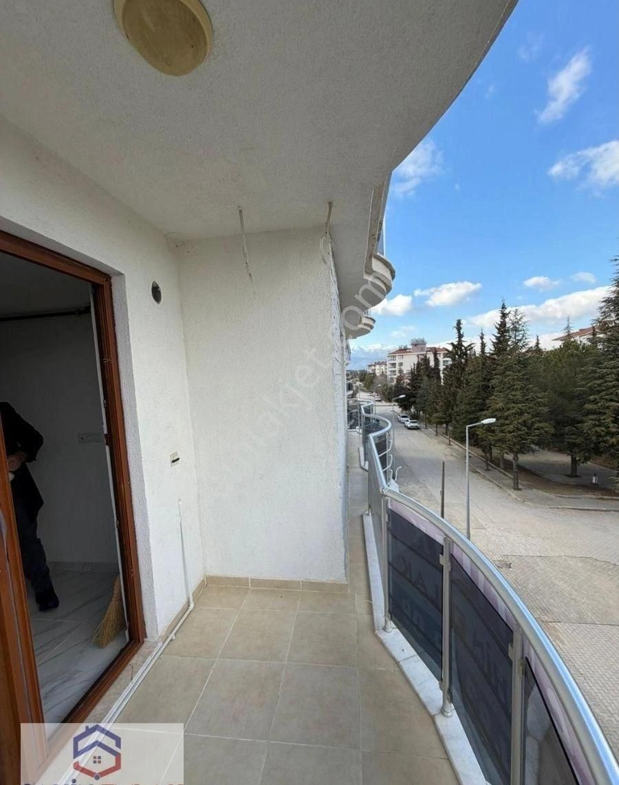 Şahin Emlaktan Acıpayam Çarşı Merkezine Yakın Konumda 3+1 145 M² Satılık Fırsat Daire - Görsel 12
