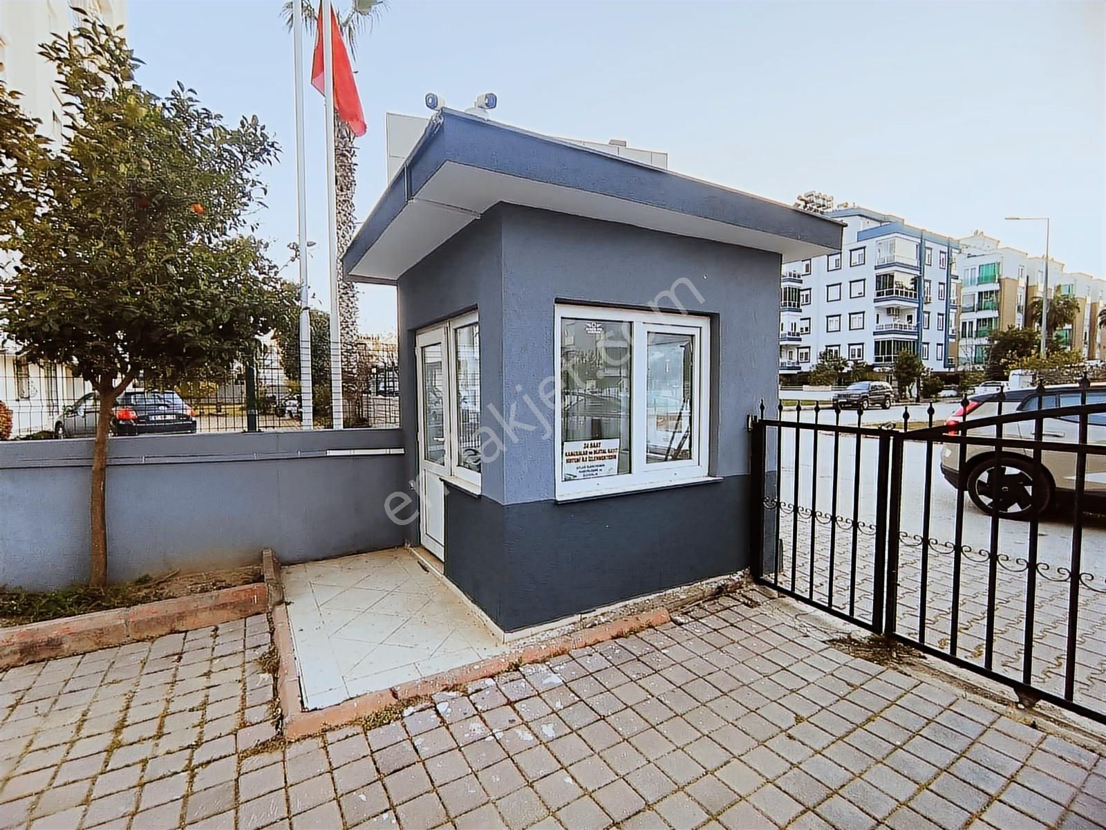 Antalya Güzeloluk'ta Ebeveyn Banyolu Ara Kat 3+1 Satılık Daire - Görsel 14
