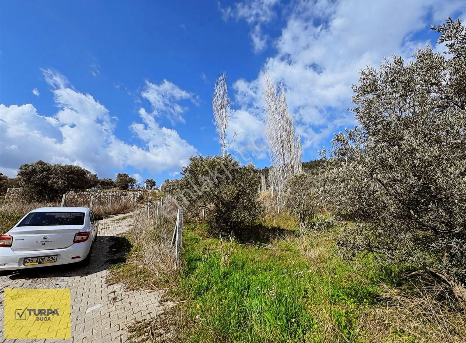 Turpa Buca'dan Çakırbeyliğinde 300 M² Tapulu Yer