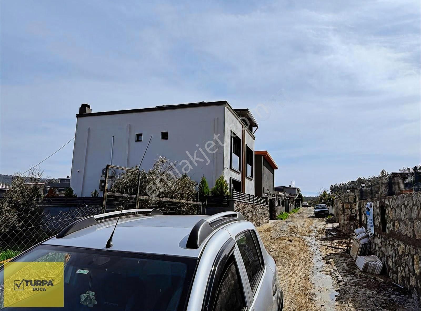 Turpa Buca'dan Kaynaklarda Site İçerisinde Hisse Tapulu Tarla