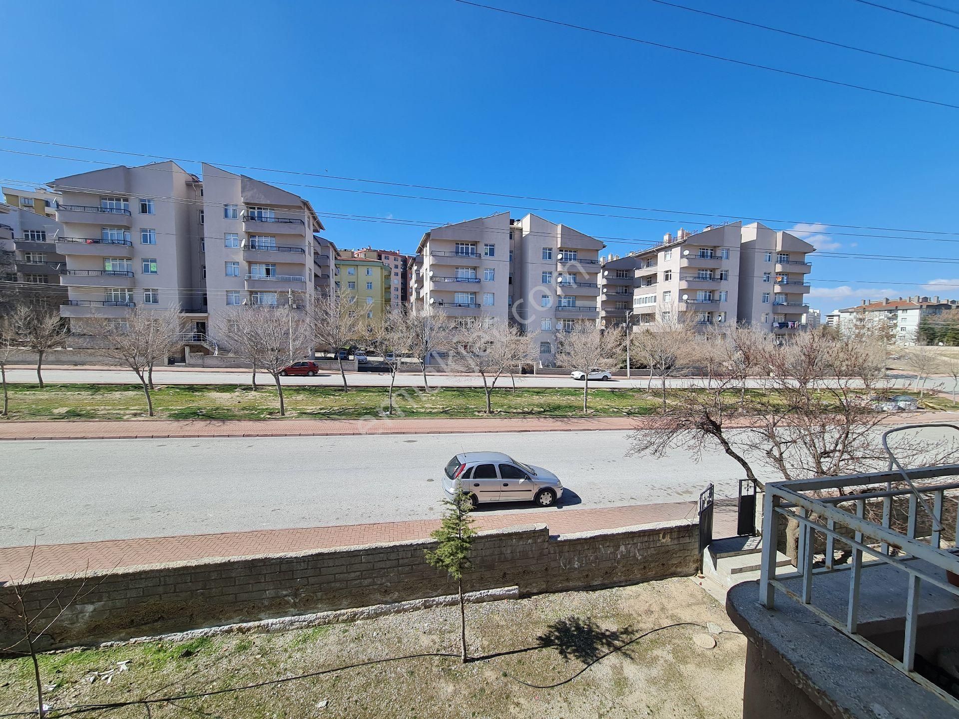 Uğur Emlak'tan S.ü. Kampüsü Karşısında Yatırıma Uygun Satılık Daire - Görsel 4