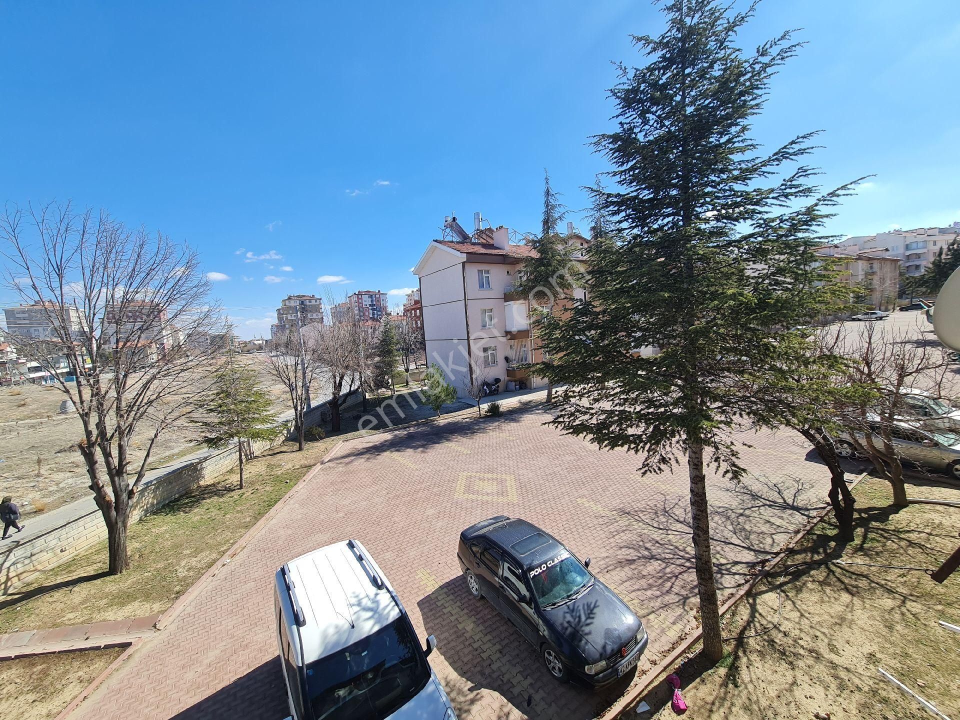 Uğur Emlak'tan S.ü. Kampüsü Karşısında Yatırıma Uygun Satılık Daire - Görsel 5