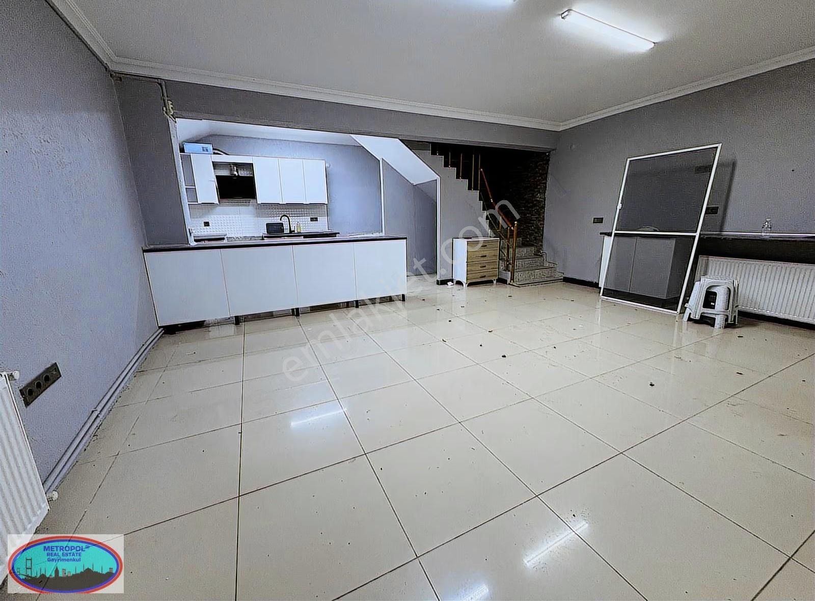 Bağcılar Kirazlı Mahallesi 250m2 Dekorasyonlu Dükkan-mağaza - Görsel 4