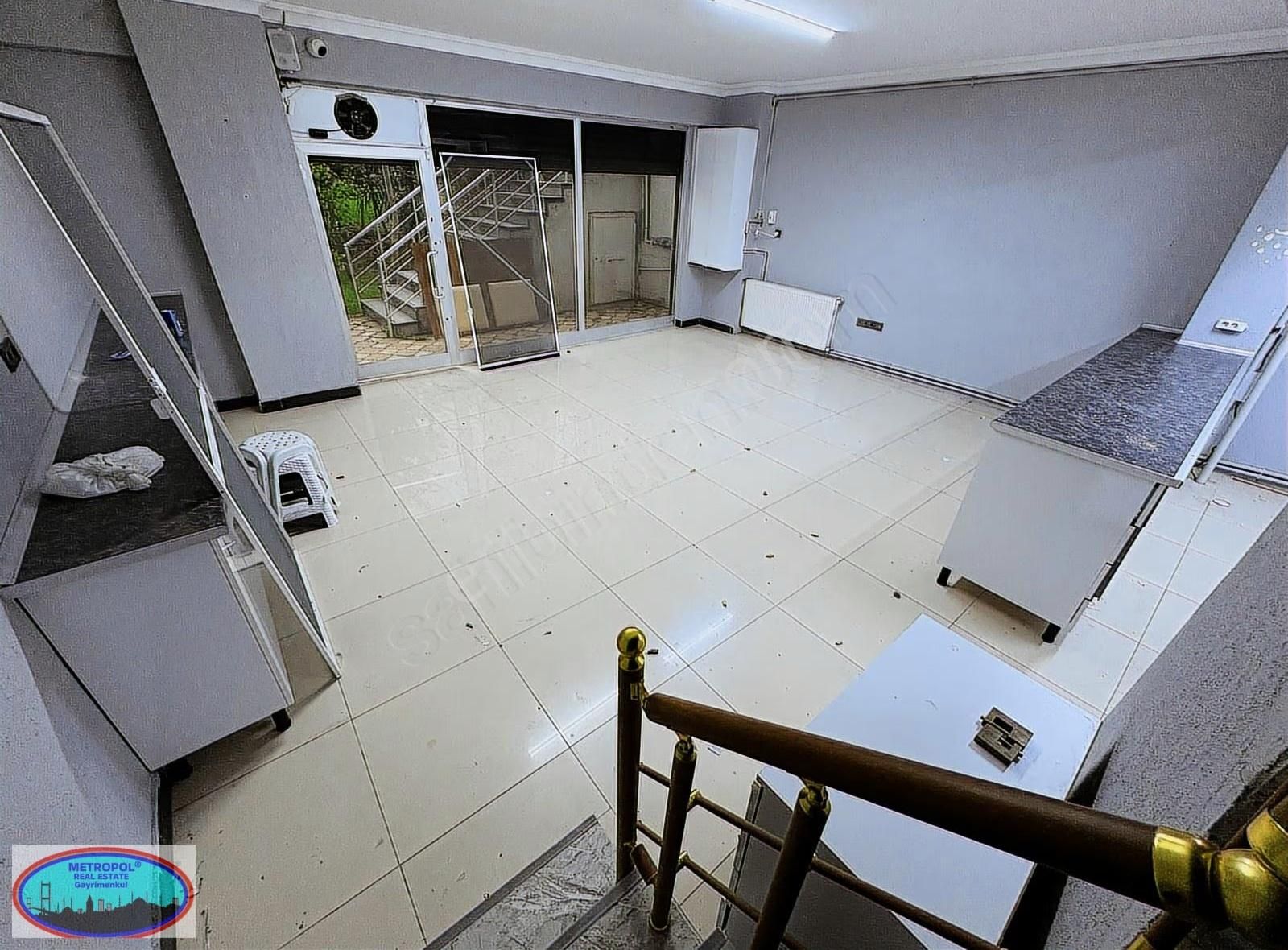 Bağcılar Kirazlı Mahallesi 250m2 Dekorasyonlu Dükkan-mağaza - Görsel 2