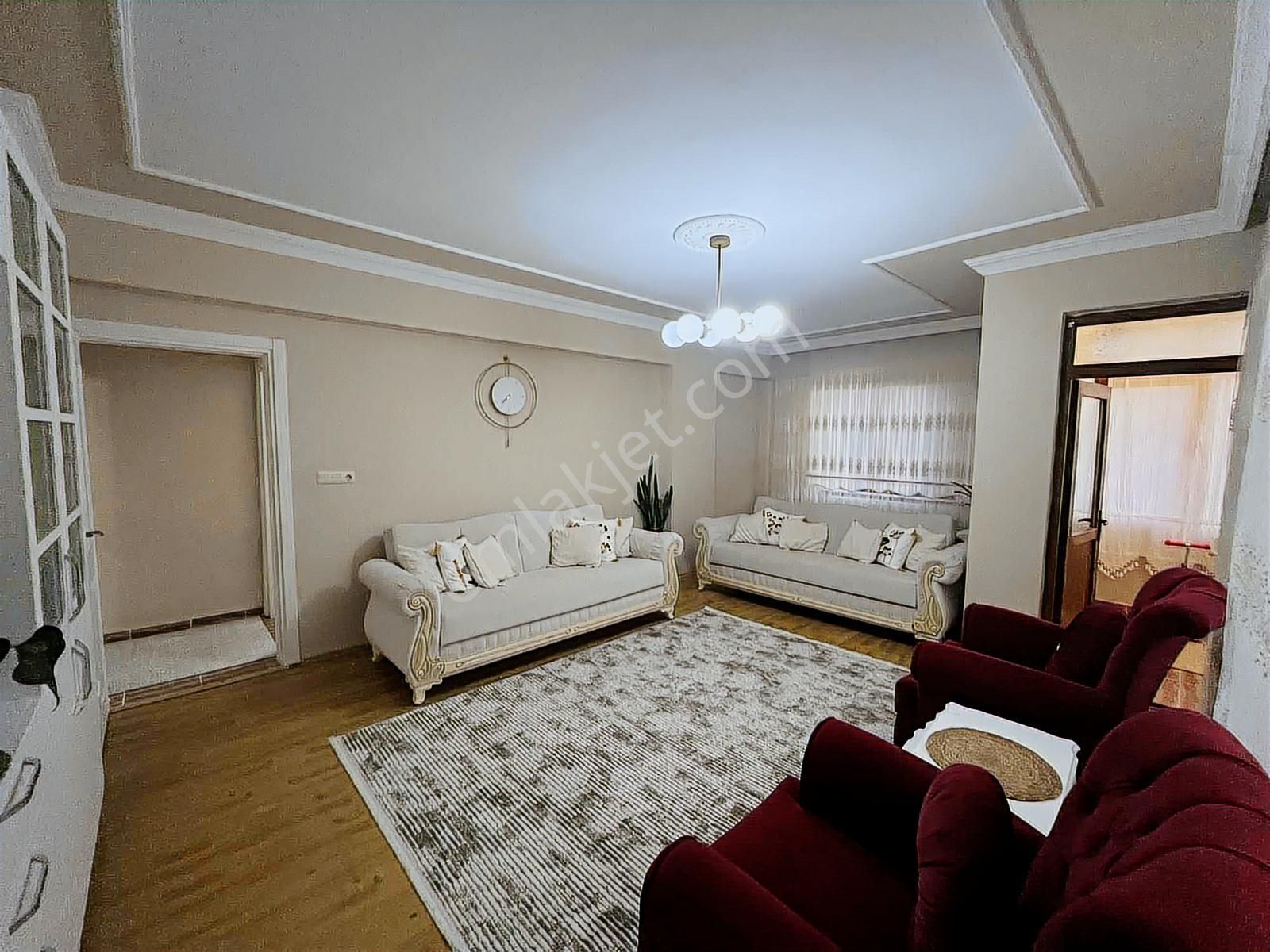 Kapaklı Perşembe Pazarı Mevki 3+1 Geniş Büyük Ön Cepe Daire