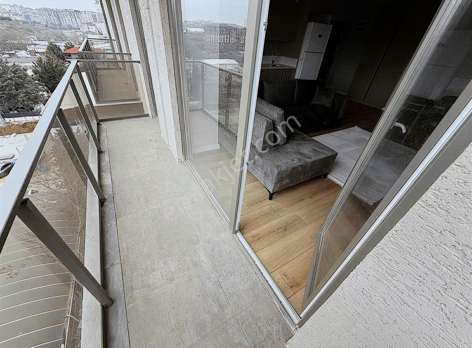 7/24 Güvenlikli Otoparklı Site İçi Kiralık 2+1 Sıfır Eşyalı Lüks - Görsel 12