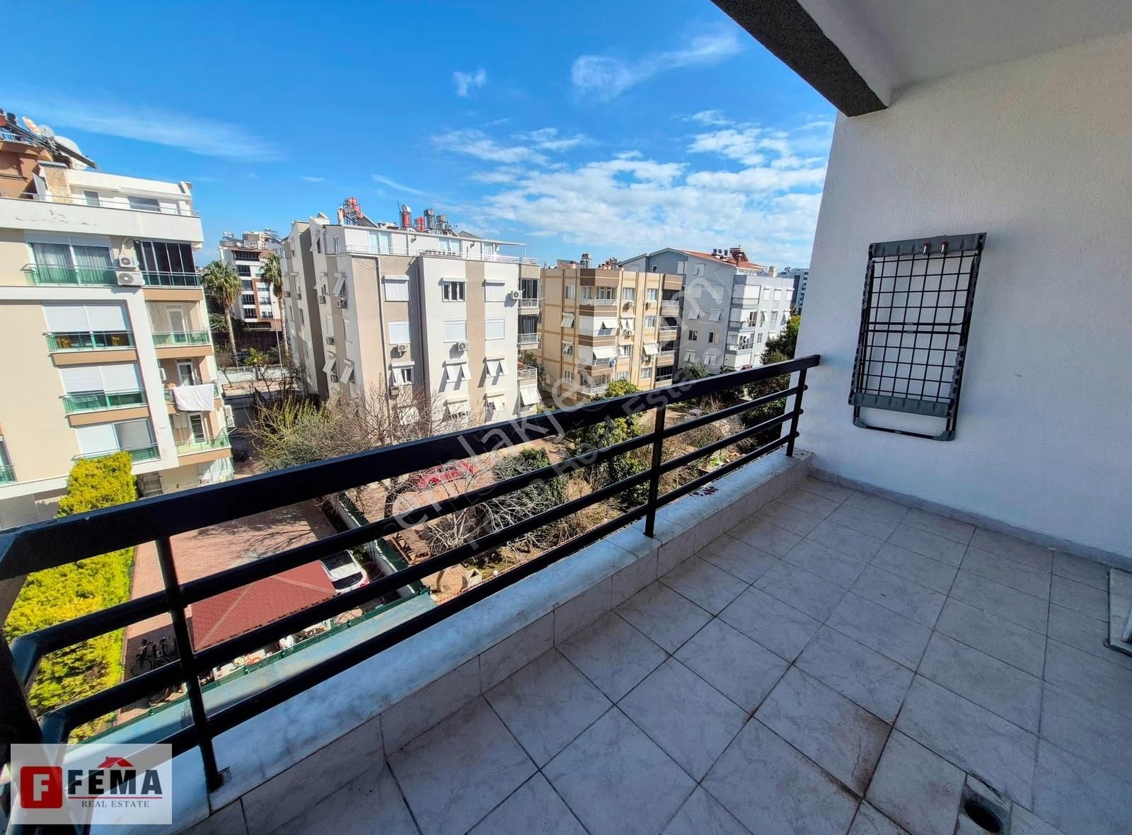 Fema'dan Sahile 800 Metre Uzaklıkta Kiralık Eşyalı 3+1- For Rent - Görsel 21