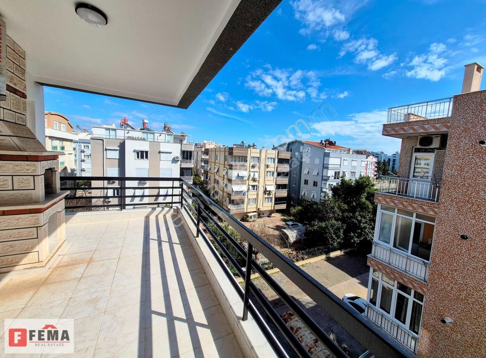 Fema'dan Sahile 800 Metre Uzaklıkta Kiralık Eşyalı 3+1- For Rent - Görsel 2