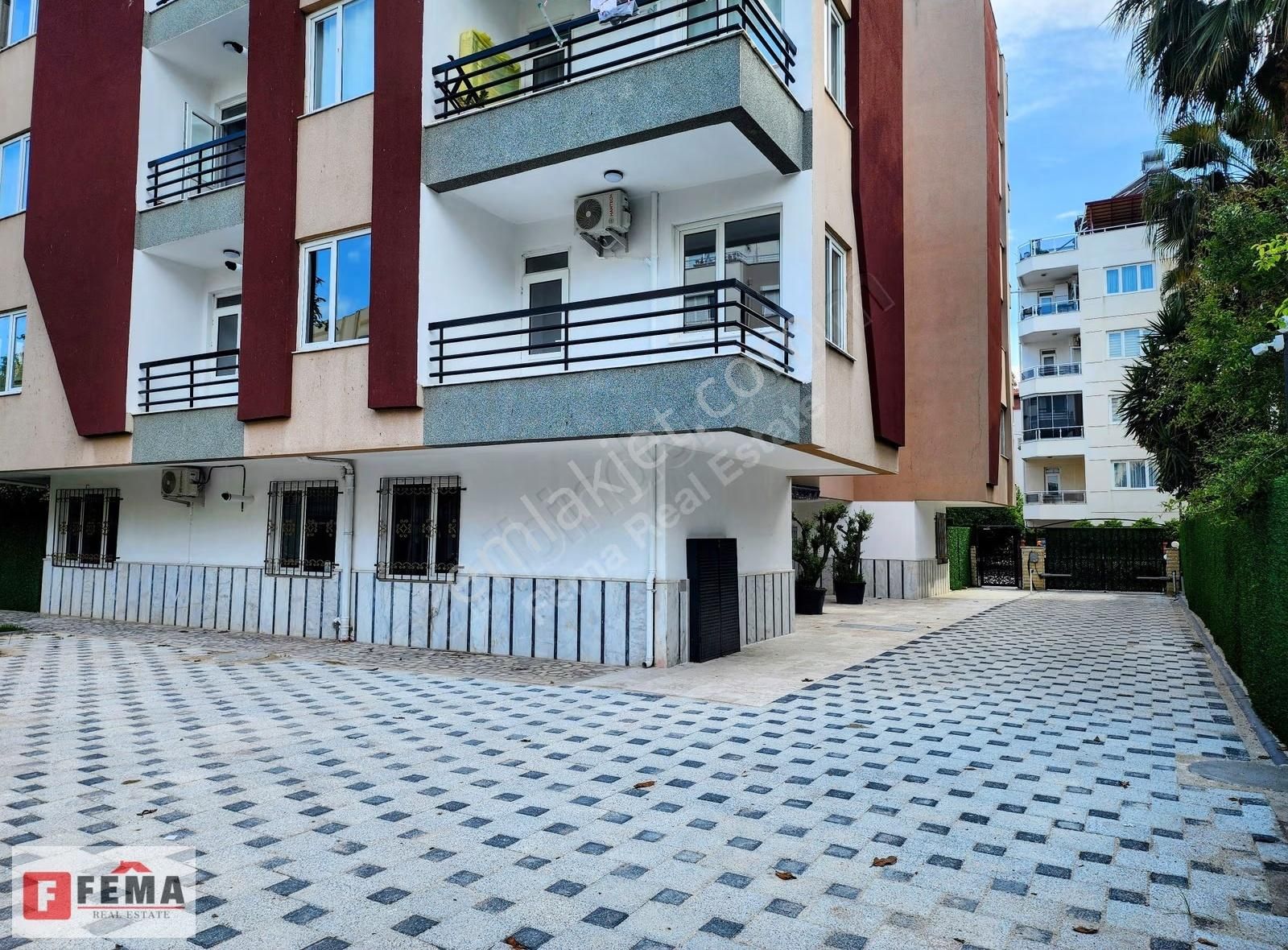 Fema'dan Sahile 800 Metre Uzaklıkta Kiralık Eşyalı 3+1- For Rent - Görsel 17
