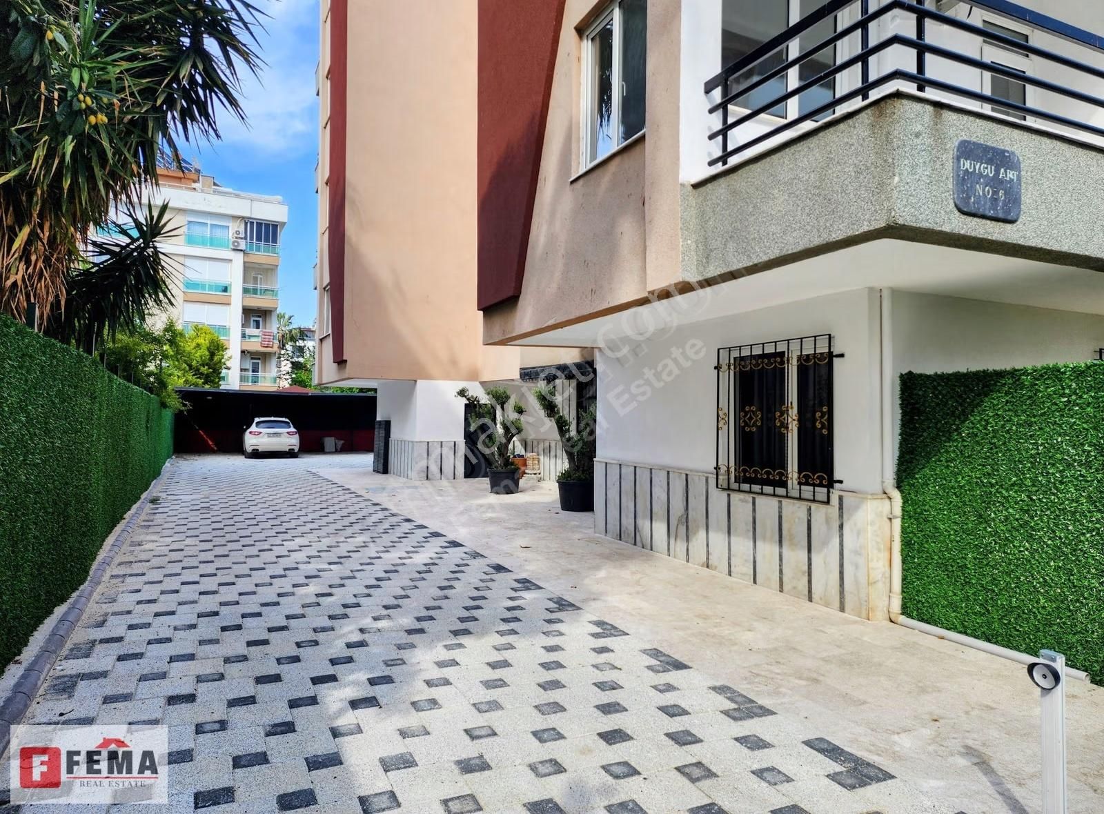 Fema'dan Sahile 800 Metre Uzaklıkta Kiralık Eşyalı 3+1- For Rent - Görsel 3