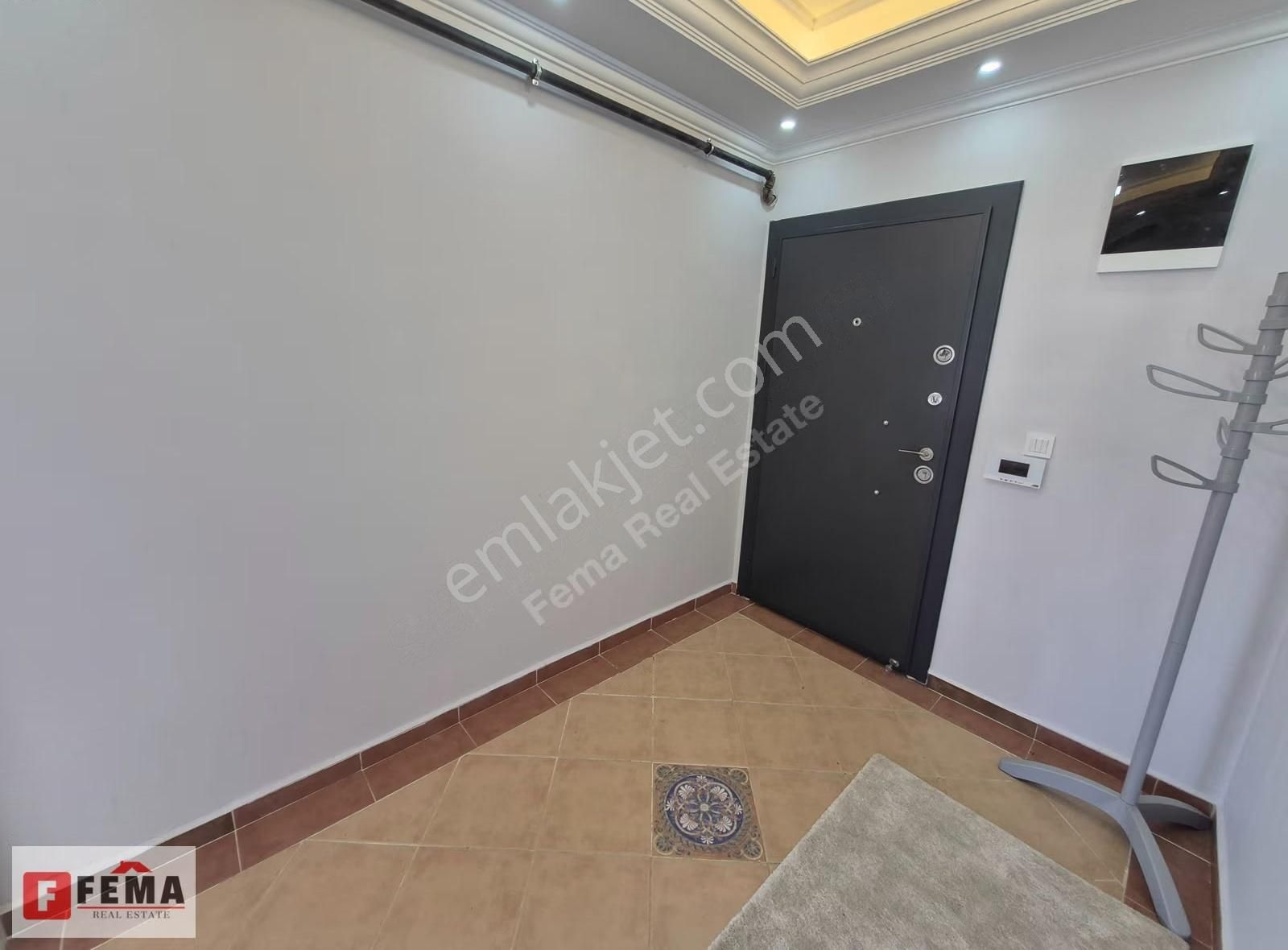 Fema'dan Sahile 800 Metre Uzaklıkta Kiralık Eşyalı 3+1- For Rent - Görsel 19