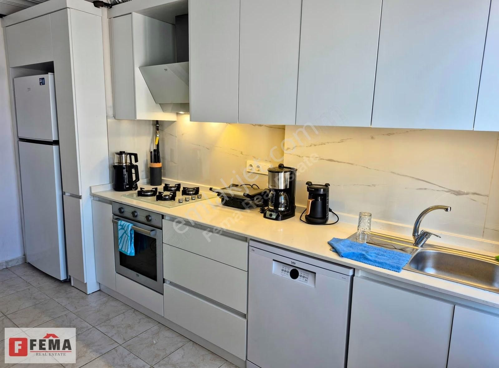 Fema'dan Sahile 800 Metre Uzaklıkta Kiralık Eşyalı 3+1- For Rent - Görsel 26