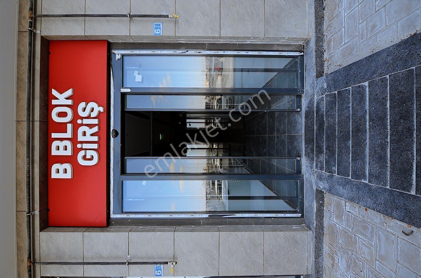 Talha Tozduman'dan Karatay Cadde Prime'da 1+0 Tasarımlı Ofis - Görsel 4