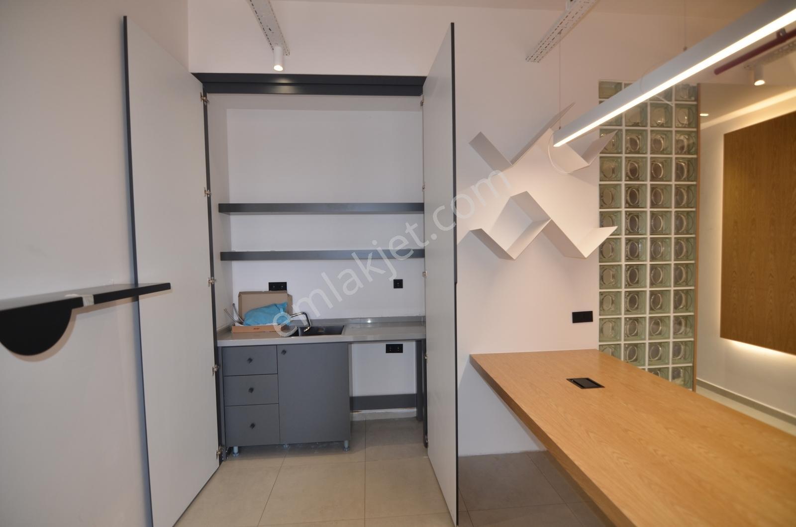 Talha Tozduman'dan Karatay Cadde Prime'da 1+0 Tasarımlı Ofis - Görsel 11