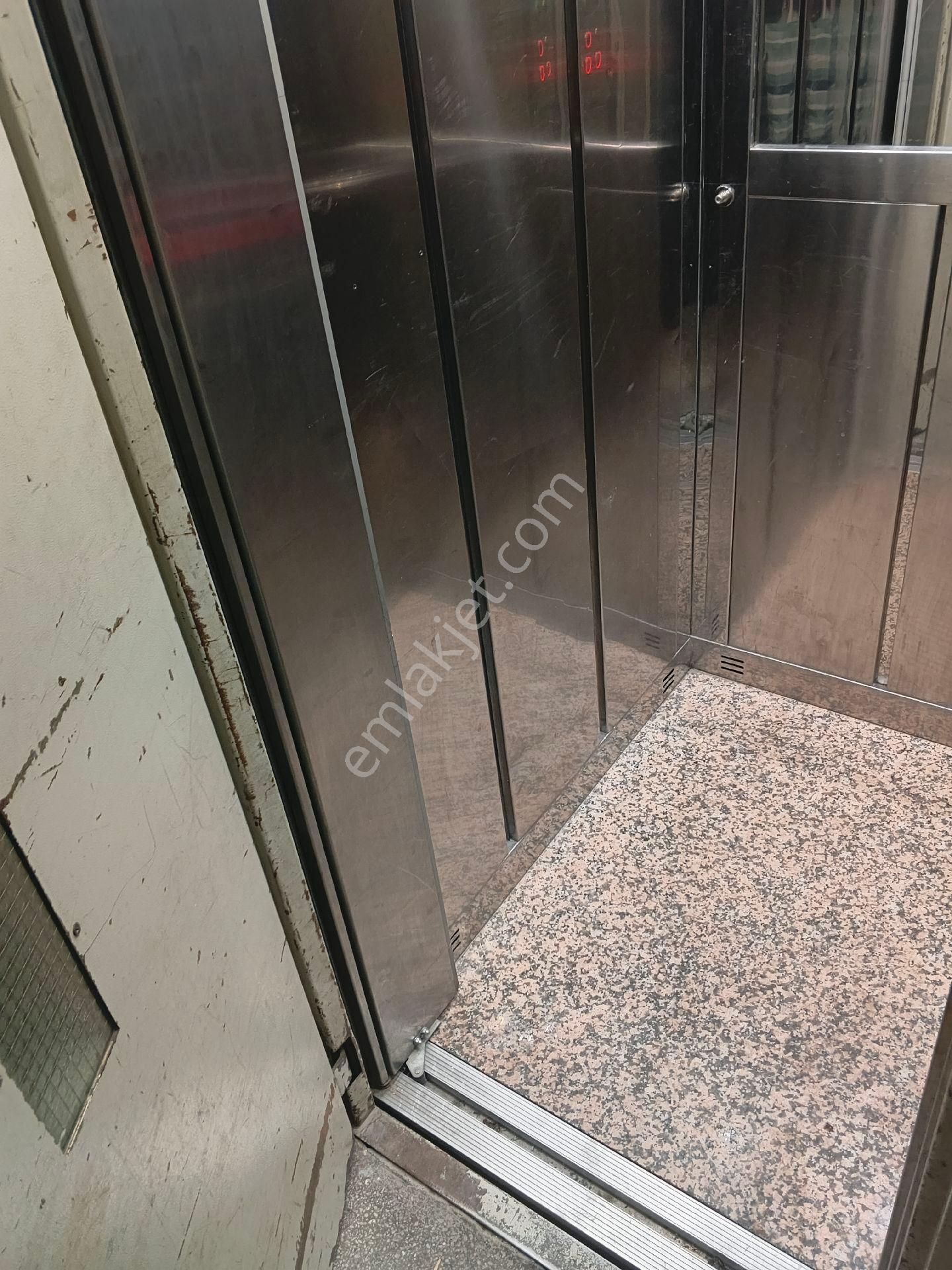 Gmk Yht Gar Bitişiği Eşyalı Õn Cephe 6. Kat Kombili Asansörlü - Görsel 4