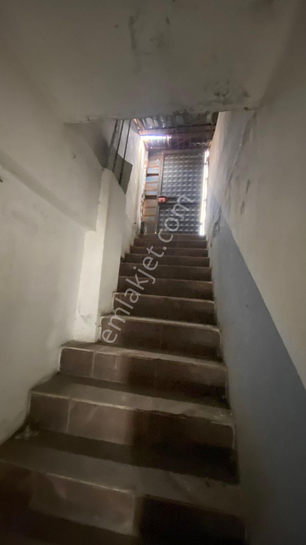 Alsancak’ta Yatırıma Uygun Kira Getirili 2 Katlı Müstakil Bina - Görsel 18