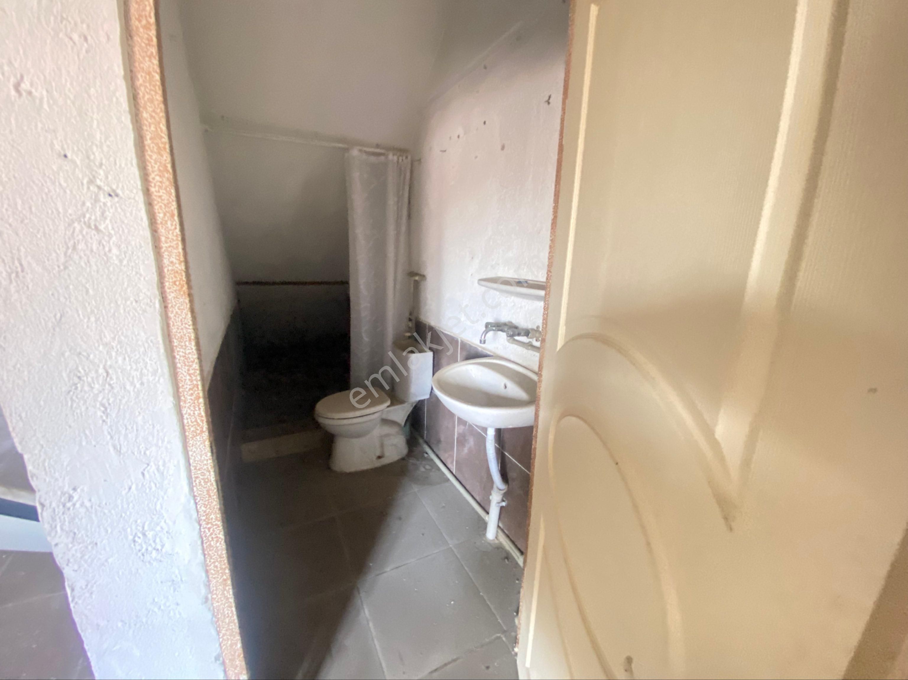 Alsancak’ta Yatırıma Uygun Kira Getirili 2 Katlı Müstakil Bina - Görsel 7