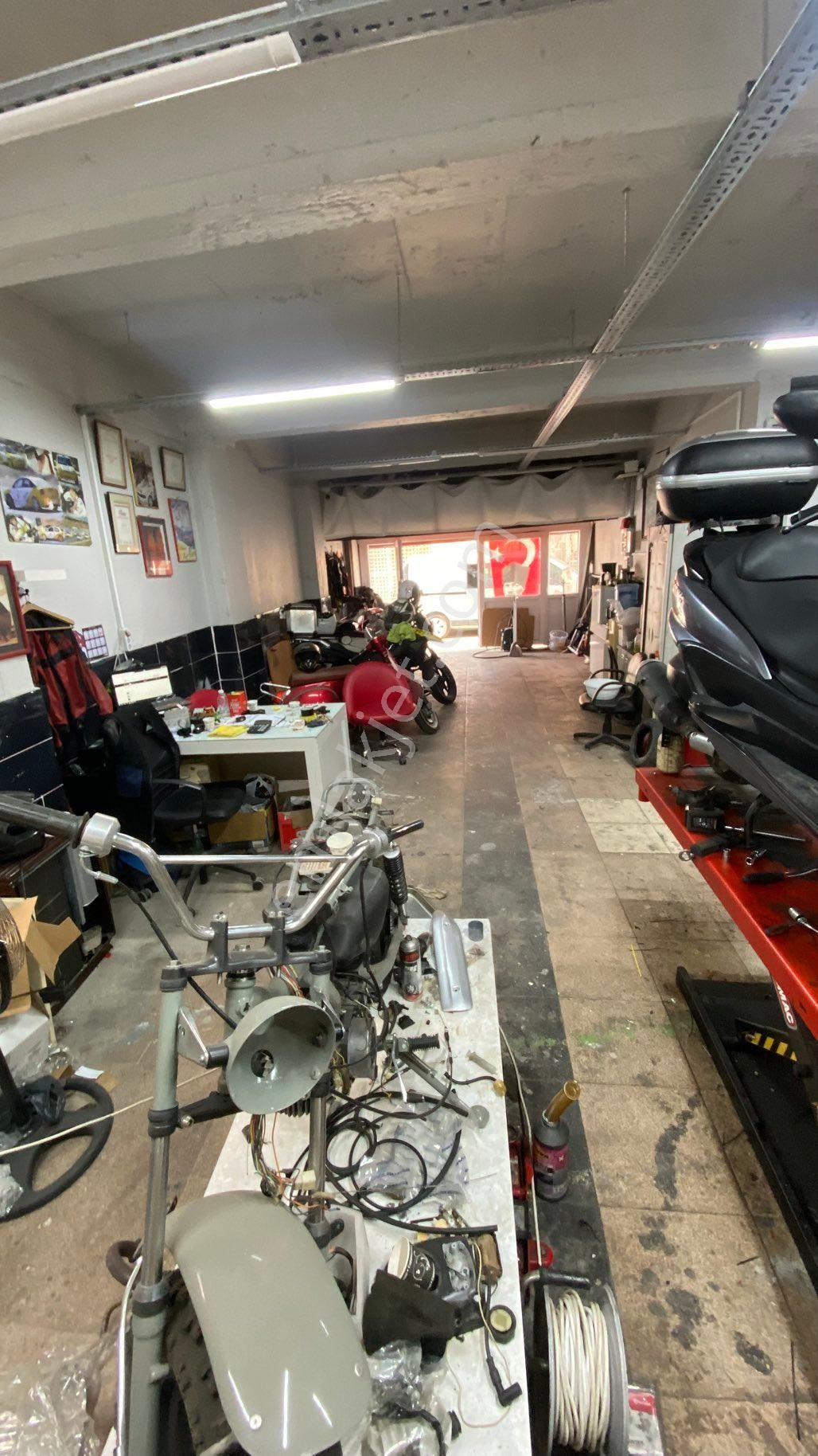 Alsancak’ta Yatırıma Uygun Kira Getirili 2 Katlı Müstakil Bina - Görsel 15