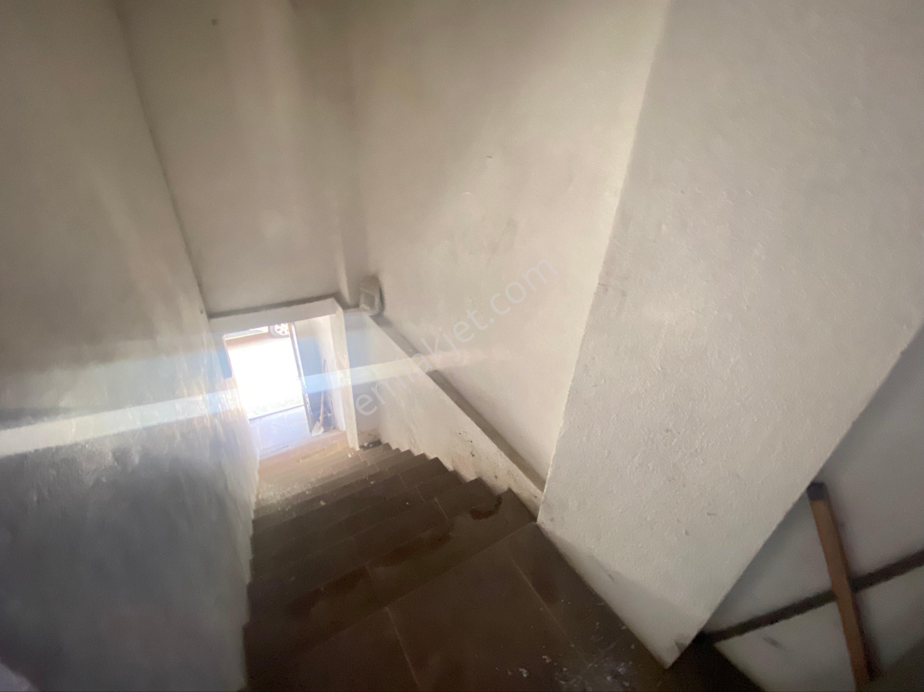 Alsancak’ta Yatırıma Uygun Kira Getirili 2 Katlı Müstakil Bina - Görsel 4