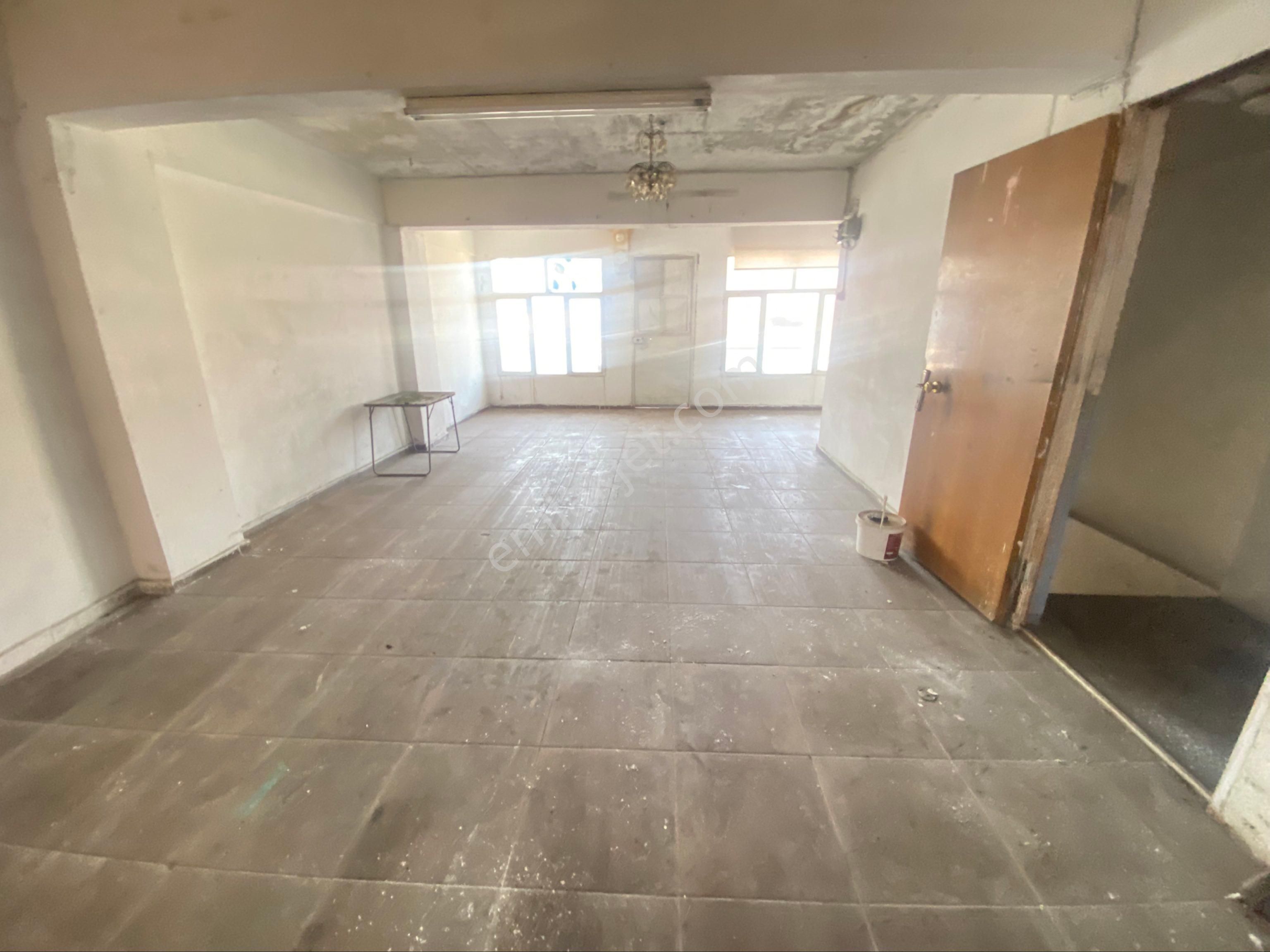 Alsancak’ta Yatırıma Uygun Kira Getirili 2 Katlı Müstakil Bina - Görsel 5