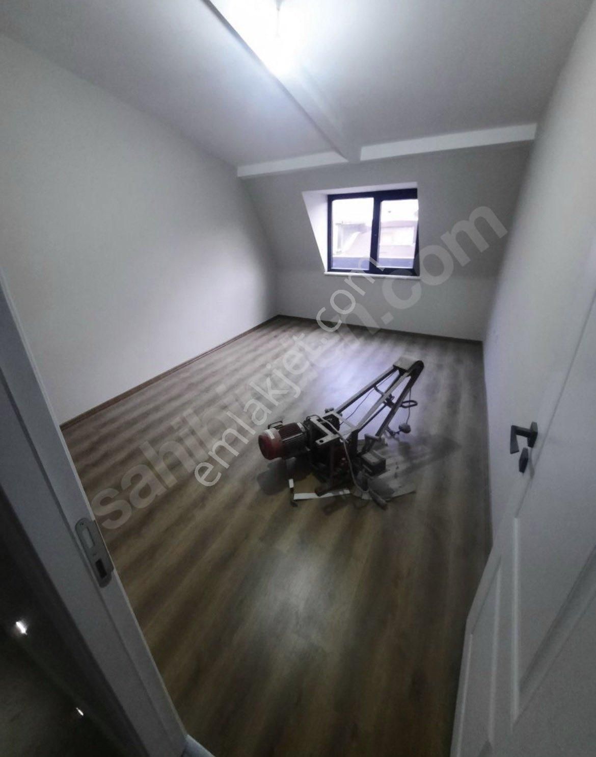 Ümraniyede Emsalsiz Oturuma Hazır 6+2 Dublex Daire - Görsel 3