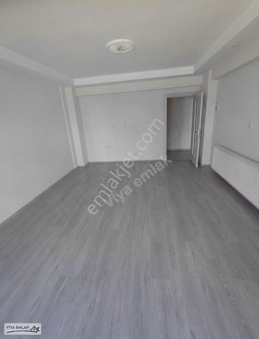 Ayrancılar Viya Emlaktan Kiralık 2+1 Doğalgzlı Geniş Ferah Daire - Görsel 3