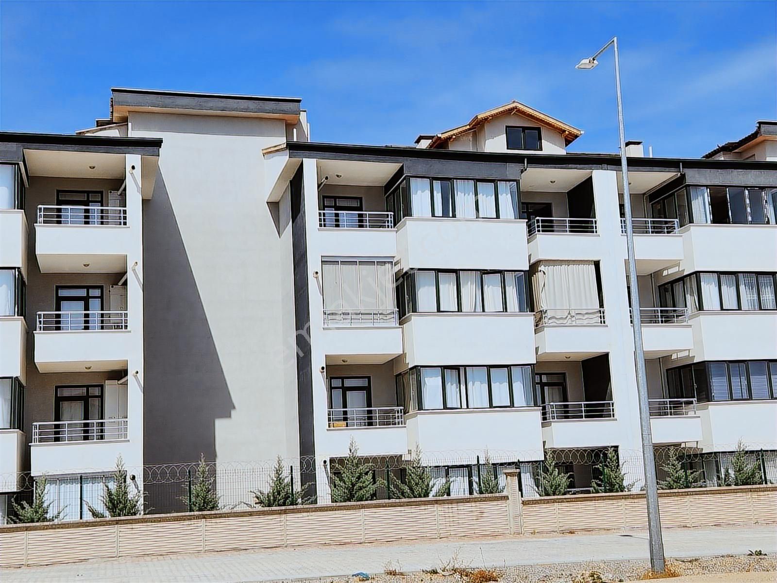 Veysel Karani Caddesinde Askeri Üs Fabrika Servis Yolunda Daire - Görsel 8