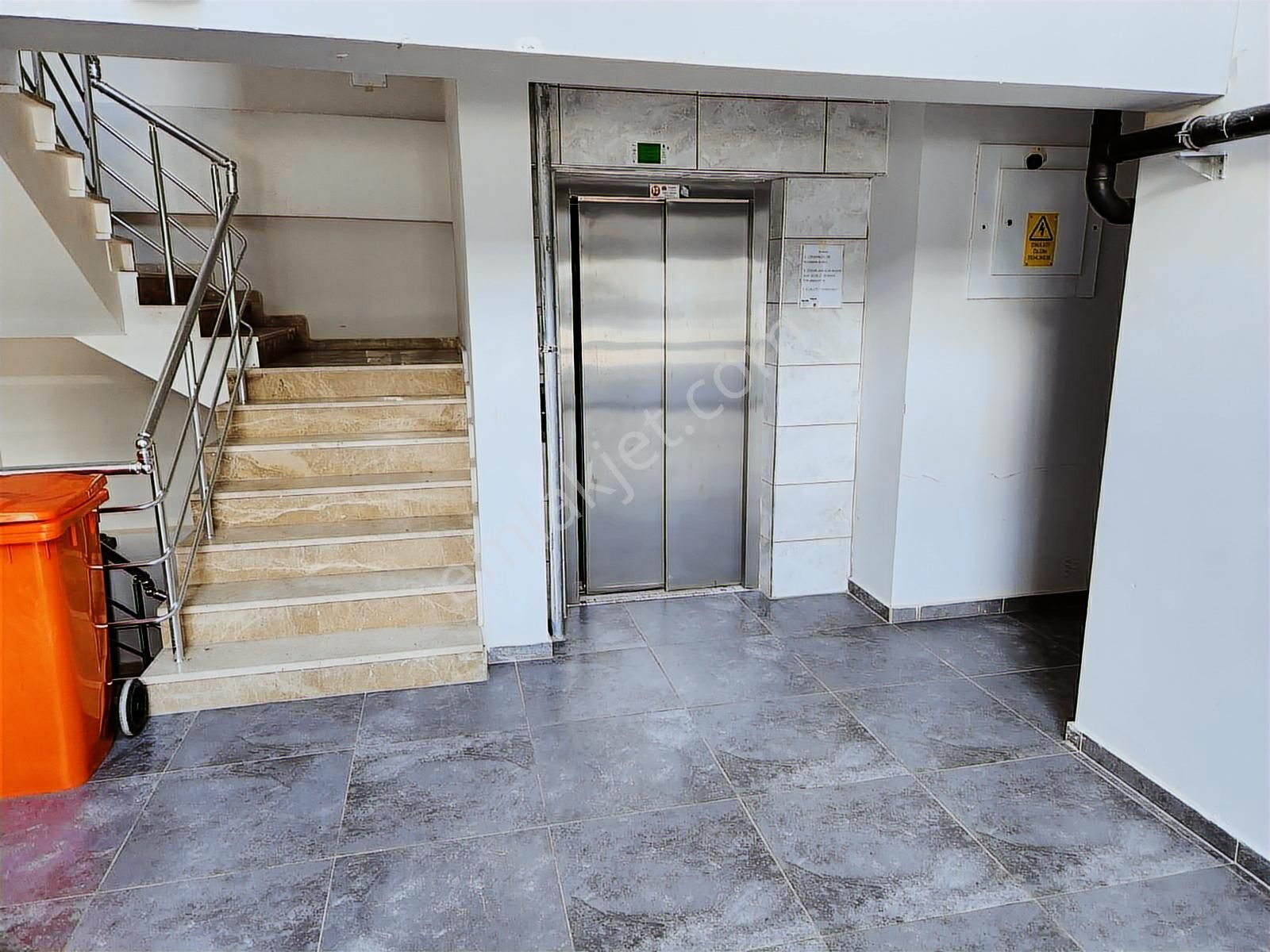 Veysel Karani Caddesinde Askeri Üs Fabrika Servis Yolunda Daire - Görsel 22