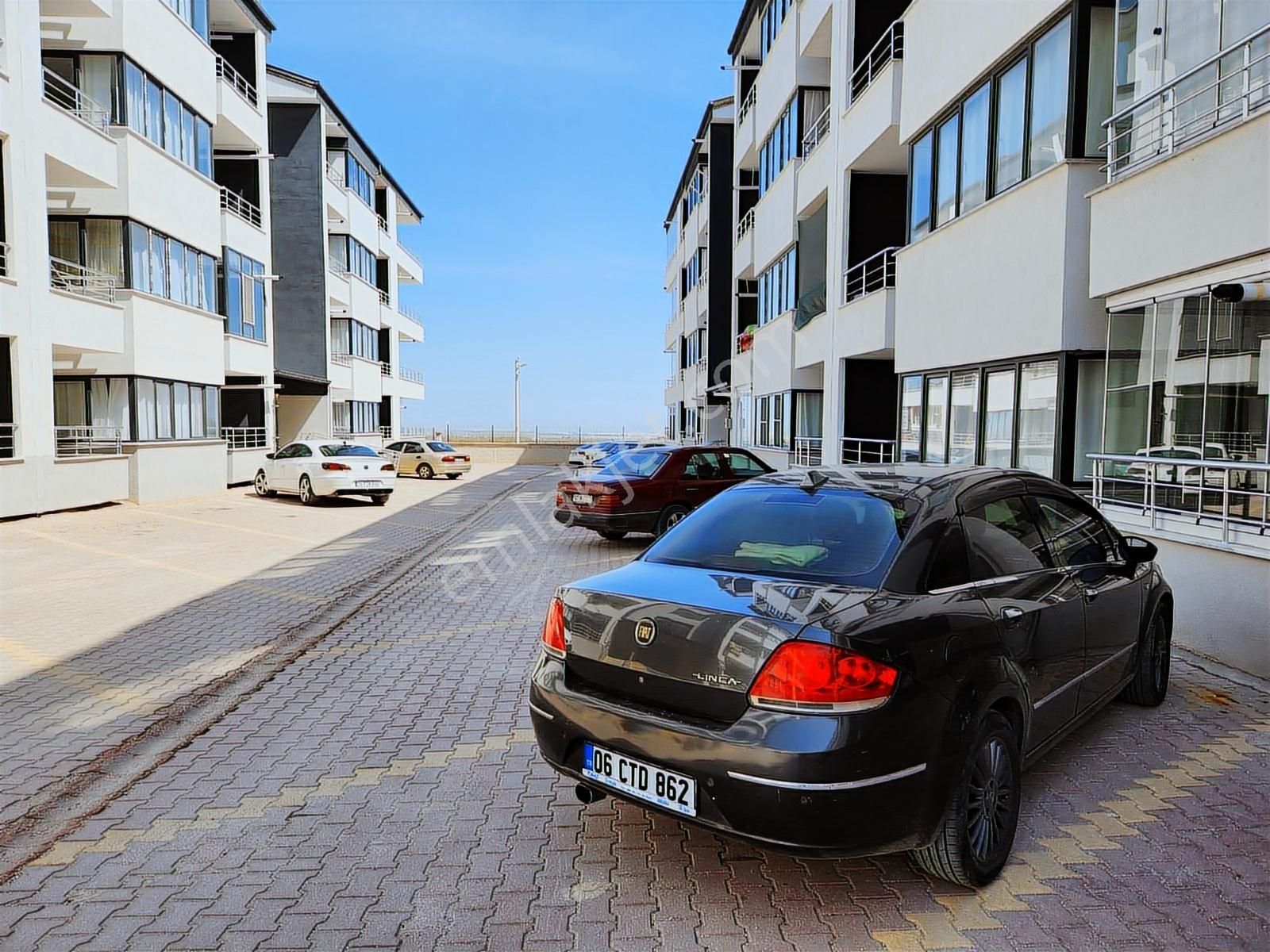 Veysel Karani Caddesinde Askeri Üs Fabrika Servis Yolunda Daire - Görsel 12