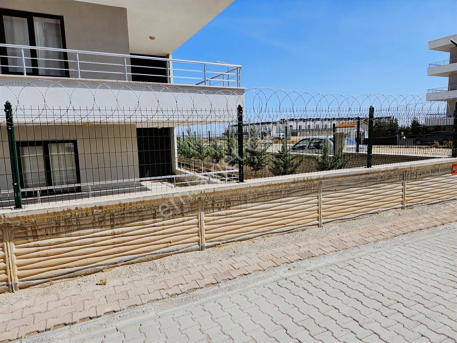 Veysel Karani Caddesinde Askeri Üs Fabrika Servis Yolunda Daire - Görsel 2