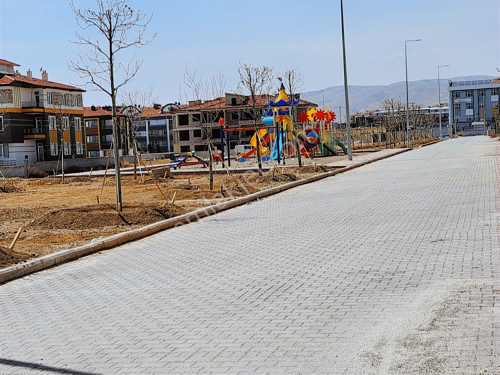 Veysel Karani Caddesinde Askeri Üs Fabrika Servis Yolunda Daire - Görsel 5