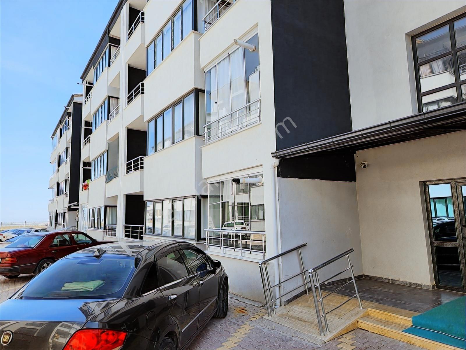 Veysel Karani Caddesinde Askeri Üs Fabrika Servis Yolunda Daire - Görsel 14