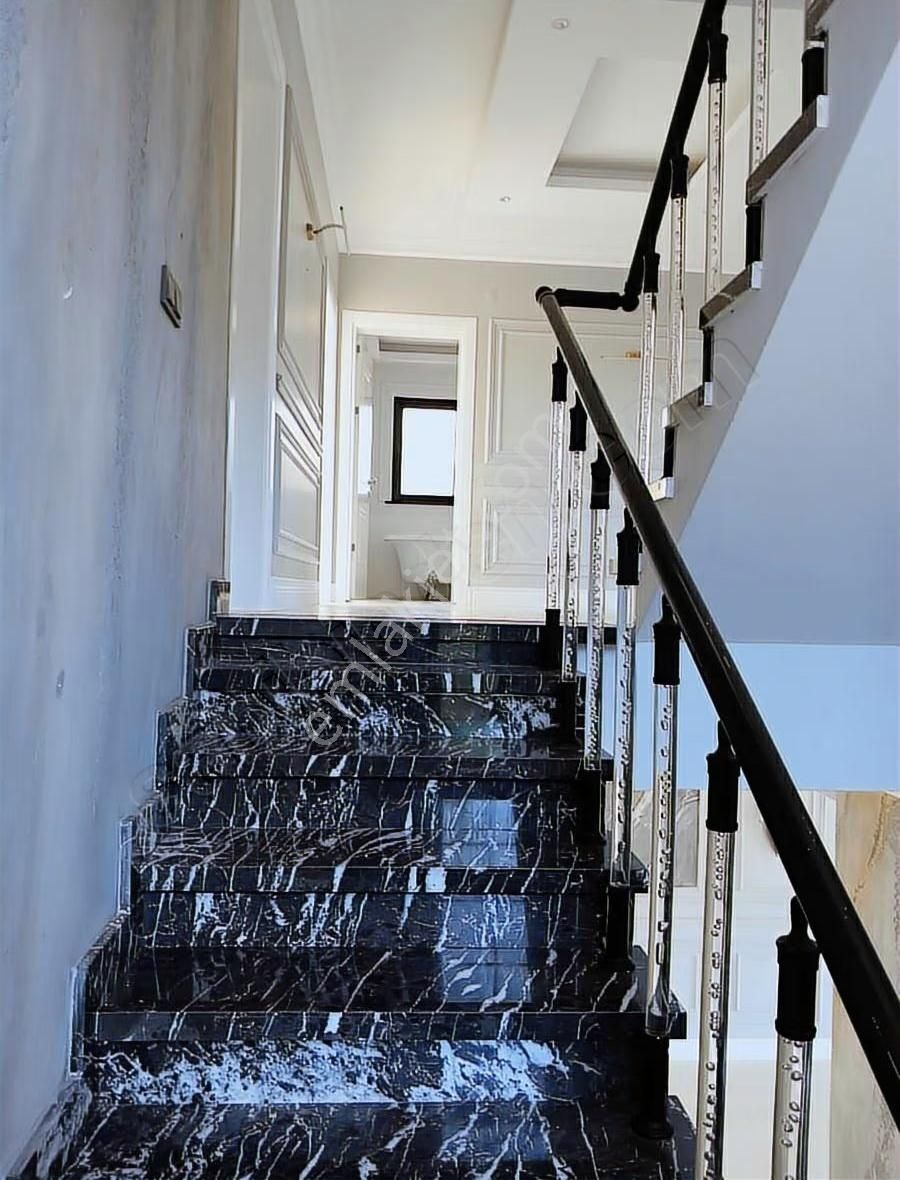 Tepekent İyi Lokasyonda Kiralık Villa - Görsel 30