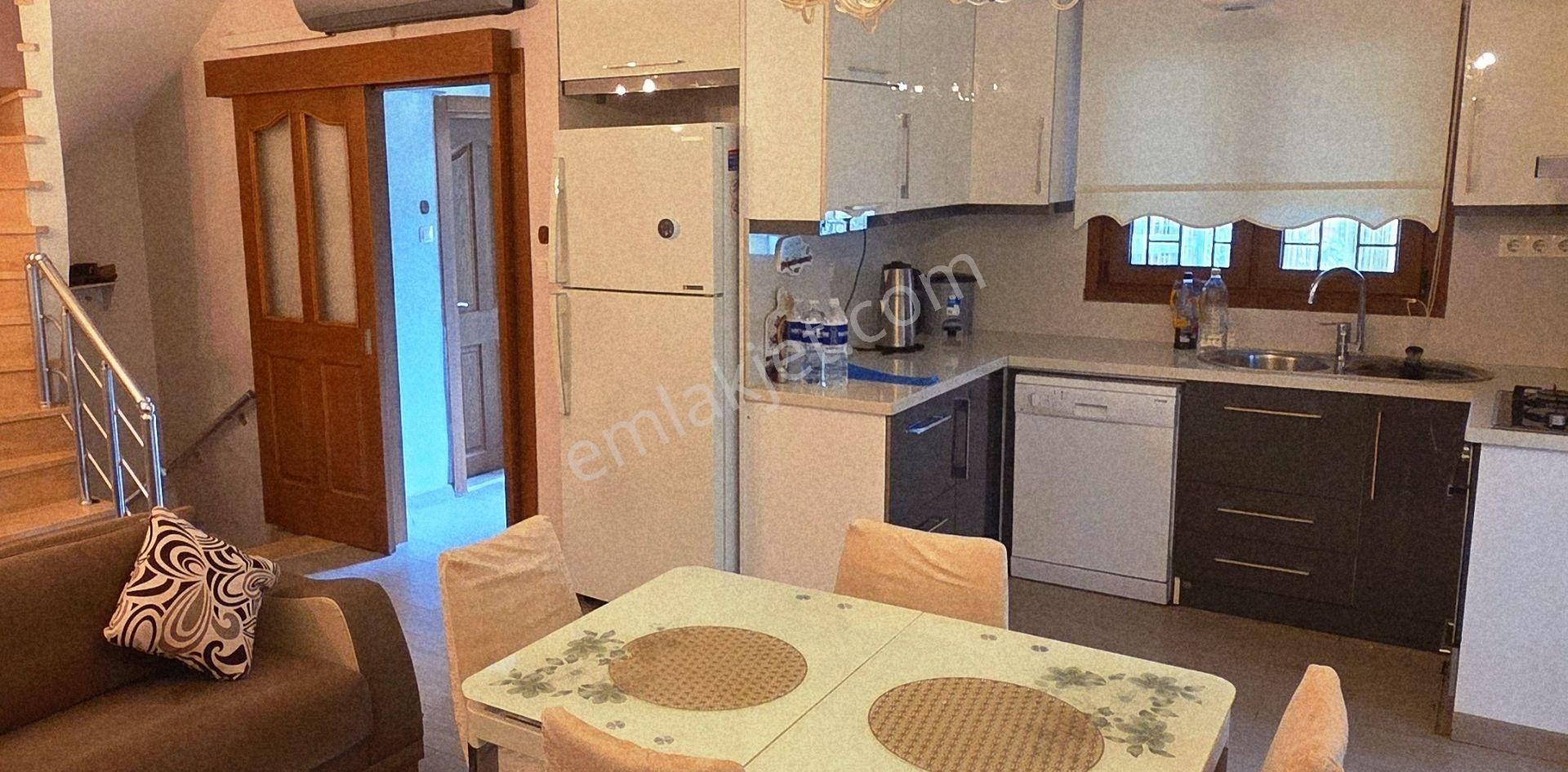 Tuzla Sahil Onur Sitesi 170m2 Mobilyal Triplex 3+1 Kiralık Villa - Görsel 5