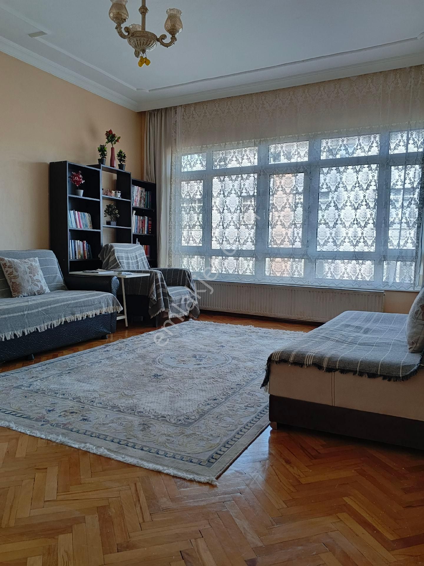 Meşrutiyet Cd. 3+1 Eşyalı Ön Ara Kat Kombili Asansörlü Boş - Görsel 18