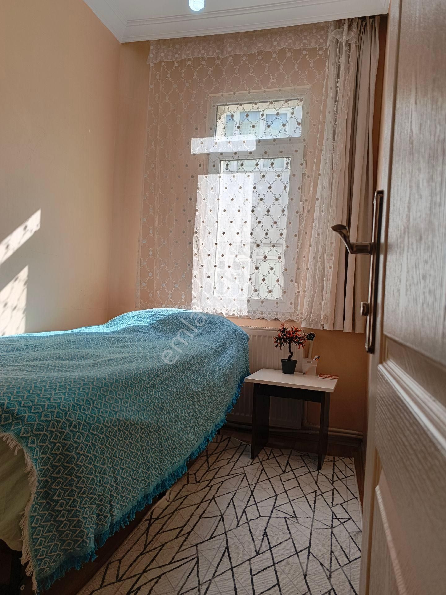 Meşrutiyet Cd. 3+1 Eşyalı Ön Ara Kat Kombili Asansörlü Boş - Görsel 14