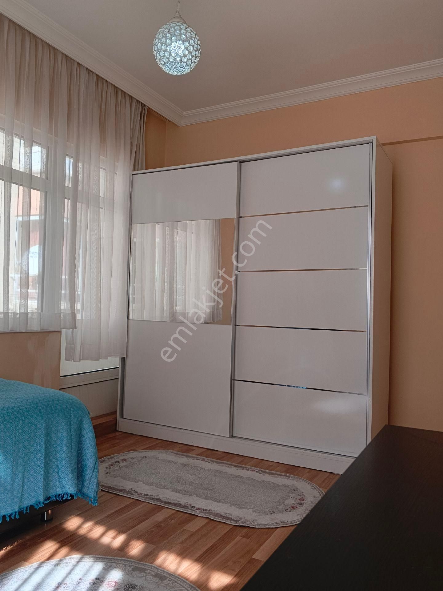 Meşrutiyet Cd. 3+1 Eşyalı Ön Ara Kat Kombili Asansörlü Boş - Görsel 9