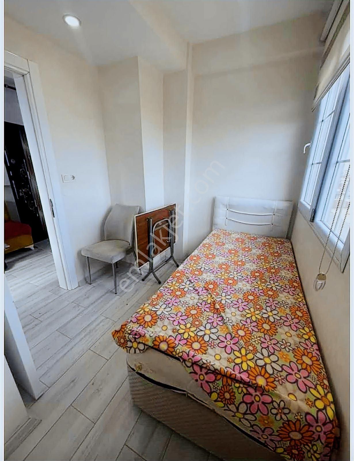 Arakat Cadde Üzerinde 1+1 Kiracılı Apart - Görsel 2
