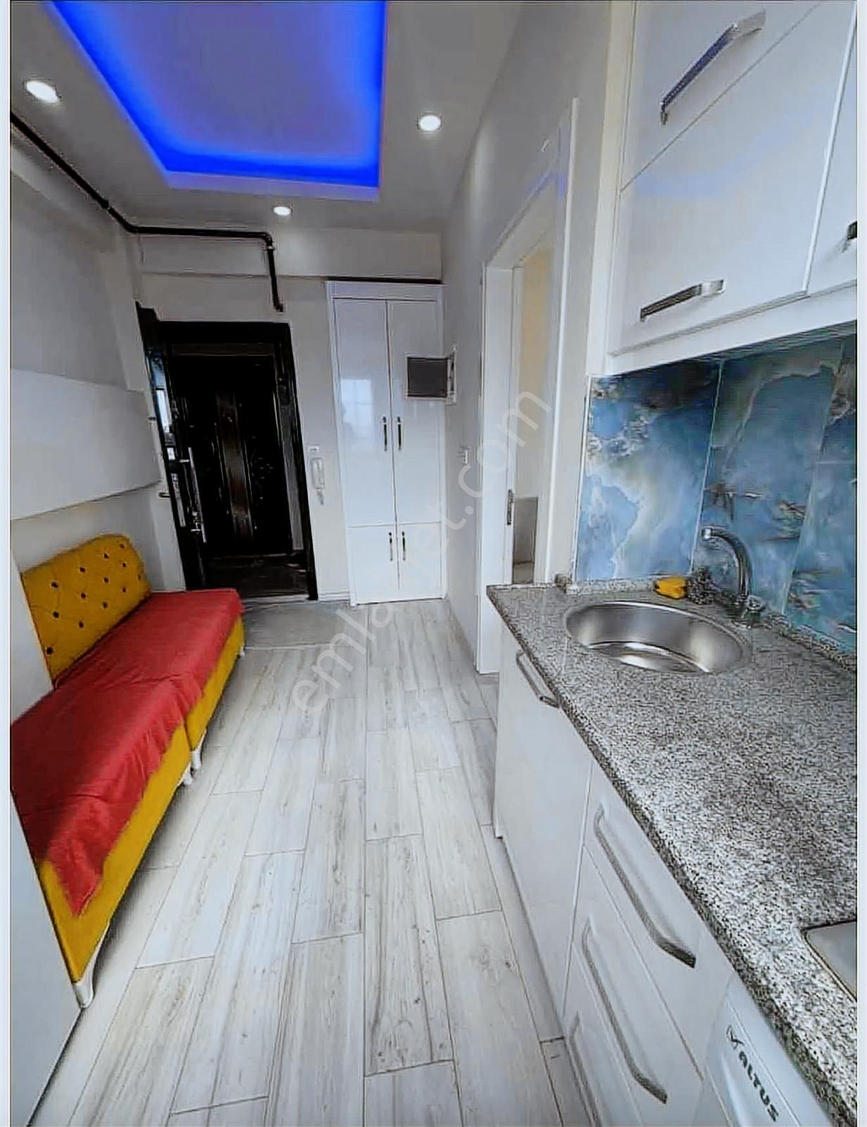 Arakat Cadde Üzerinde 1+1 Kiracılı Apart