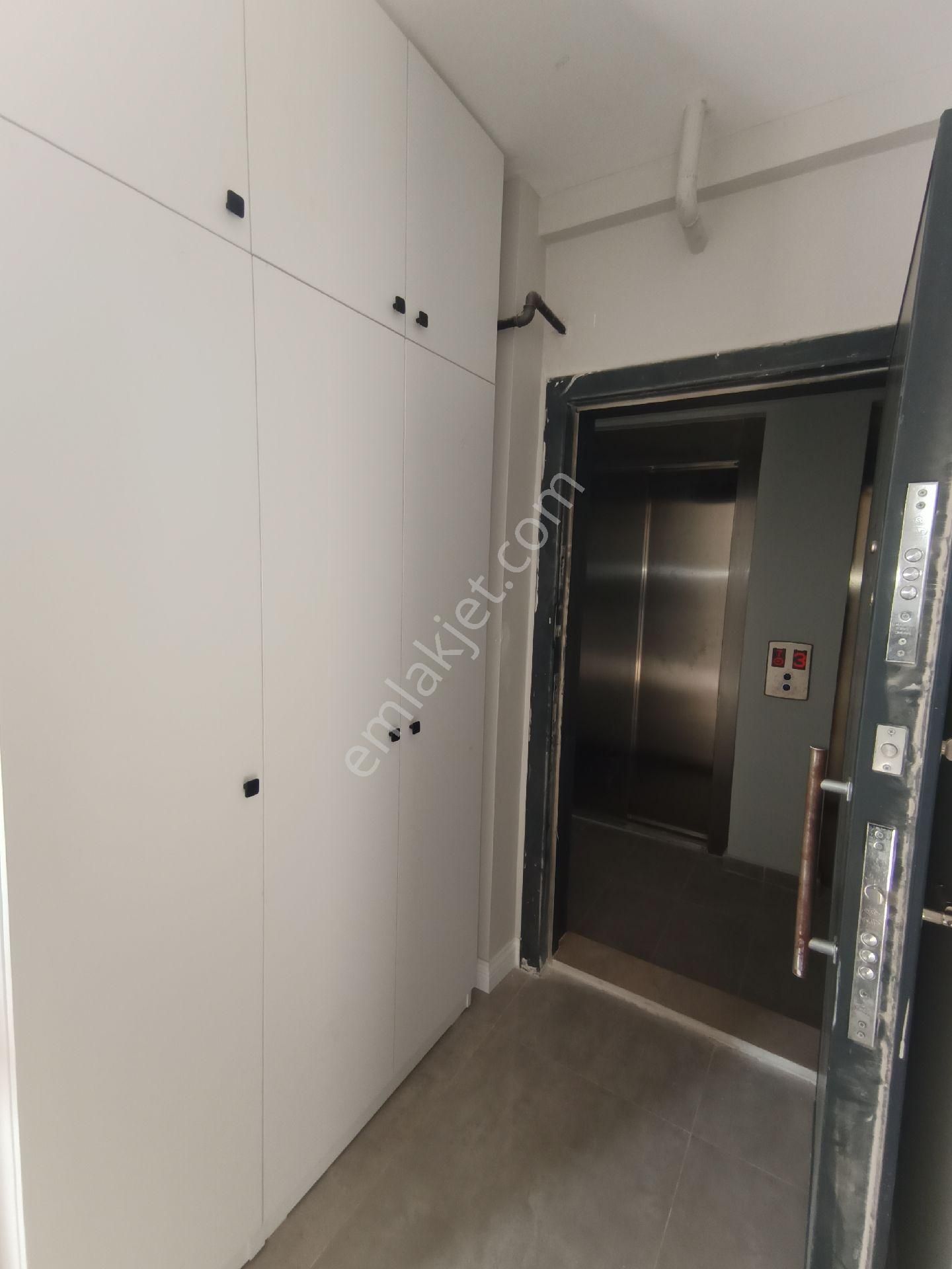 Aşağı Dudullu Mah De⭐2+1,80m2 Arakat Daire ,açık Mutfakli - Görsel 8