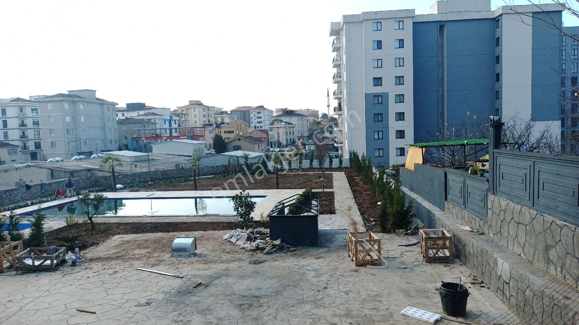 Aşağı Dudullu Mah De⭐2+1,80m2 Arakat Daire ,açık Mutfakli