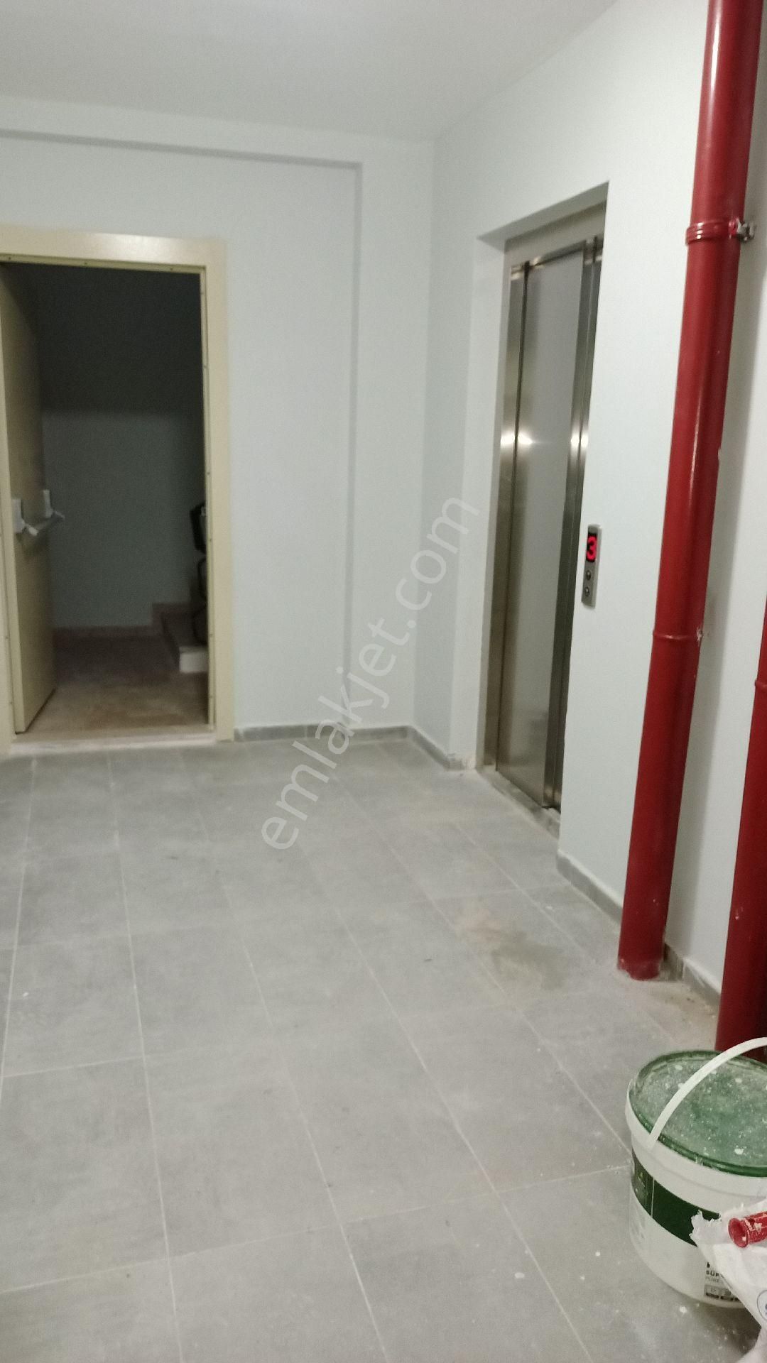 Aşağı Dudullu Mah De⭐2+1,80m2 Arakat Daire ,açık Mutfakli - Görsel 5