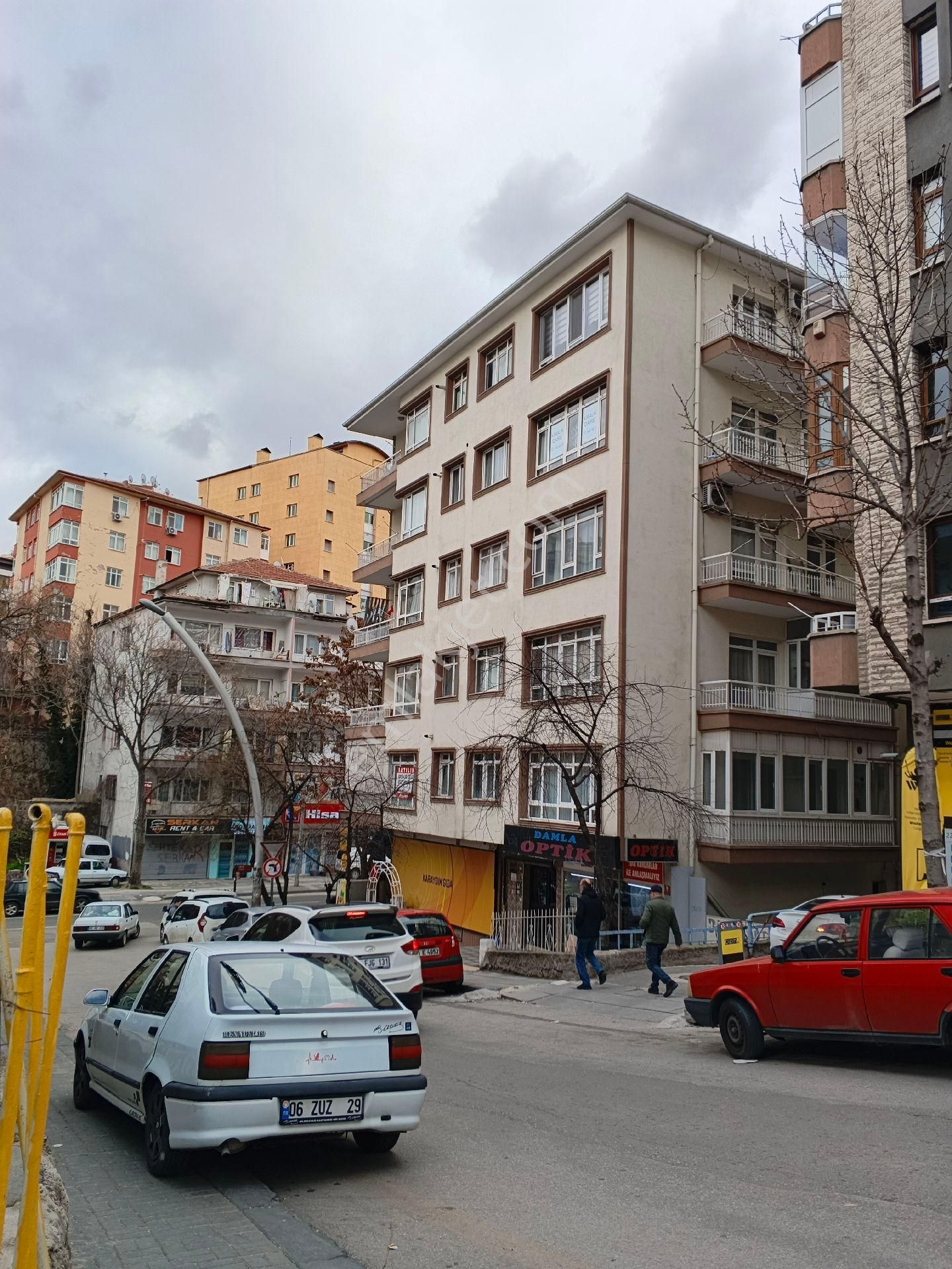 Meşrutiyet Cd. 3+1 Eşyalı Ön Ara Kat Kombili Asansörlü