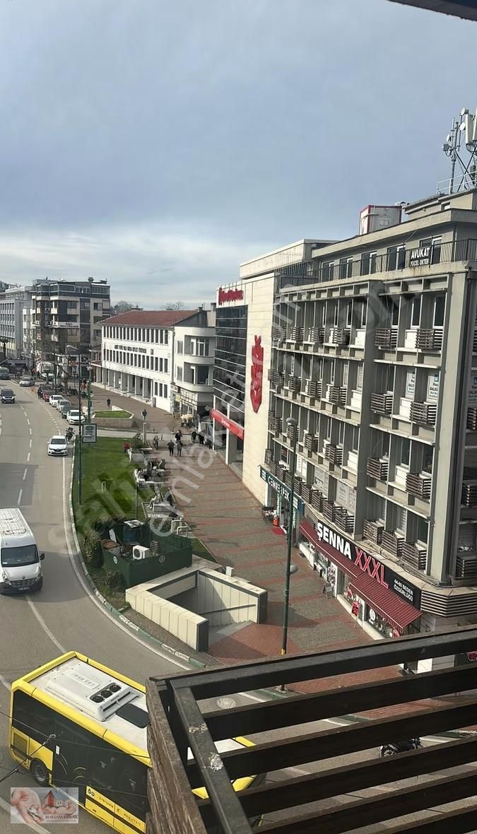 Altıparmak'a Yakın Kiralık 2+1 Daire - Görsel 3